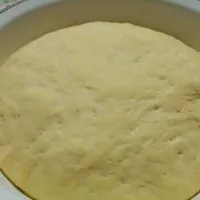 Как приготовить дрожжевое тесто для пирожков. На воде, с яйцом и растительным маслом